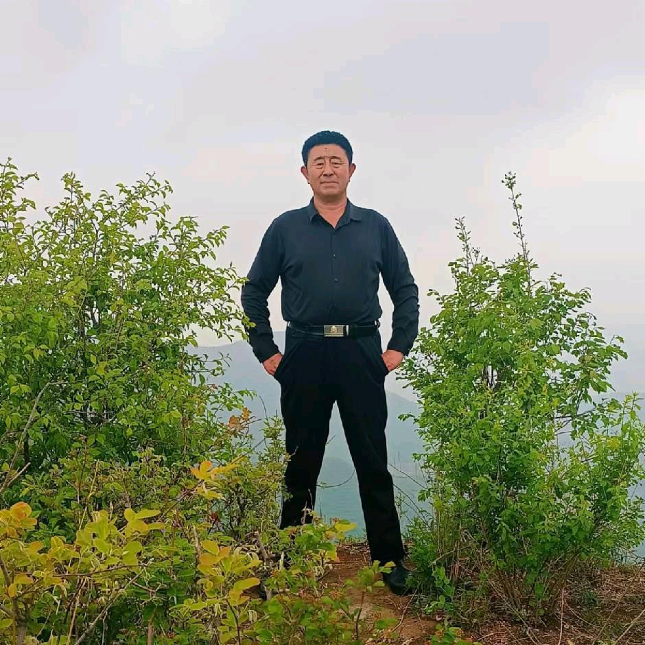 《爱多步》智能按摩鞋