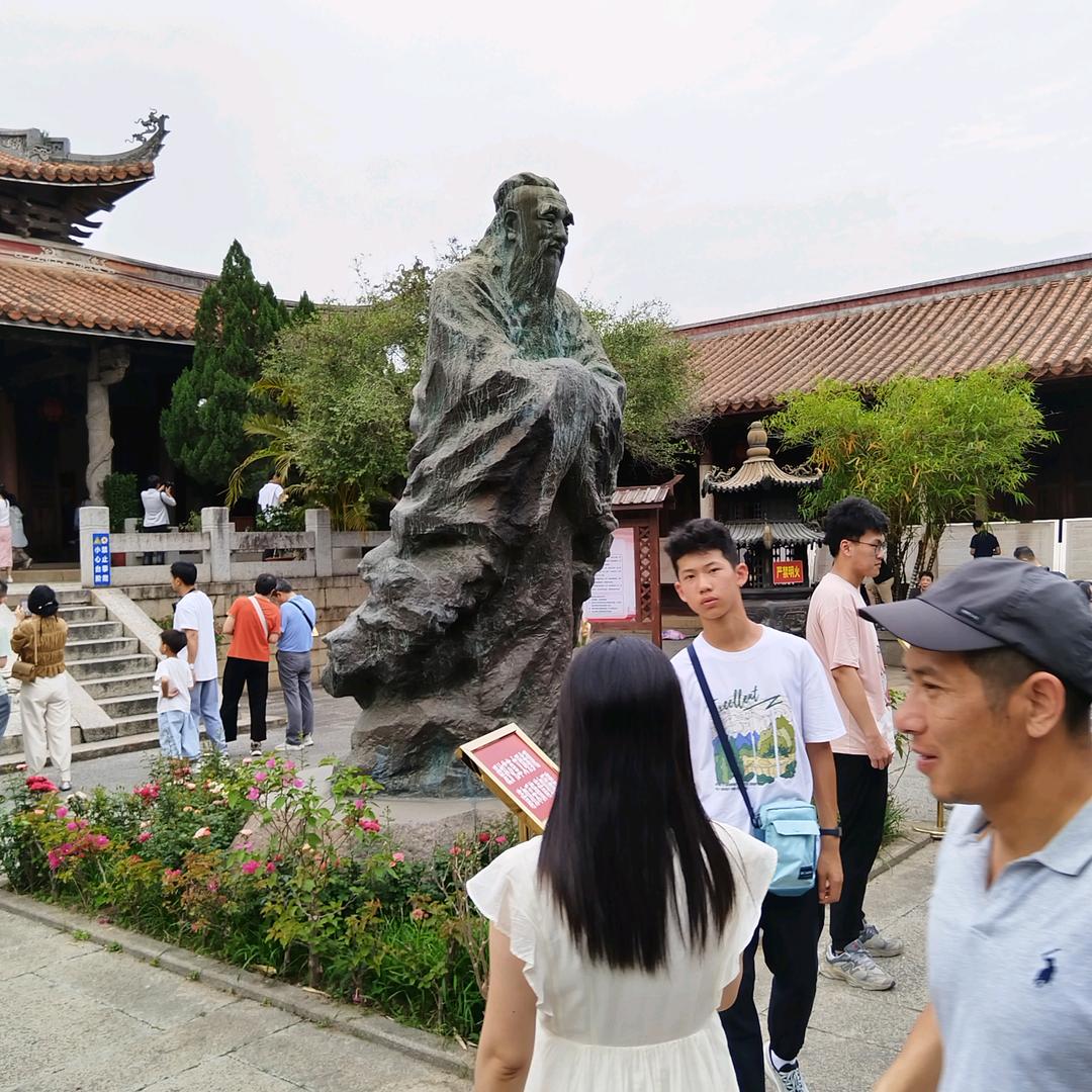 家门前的大榕树