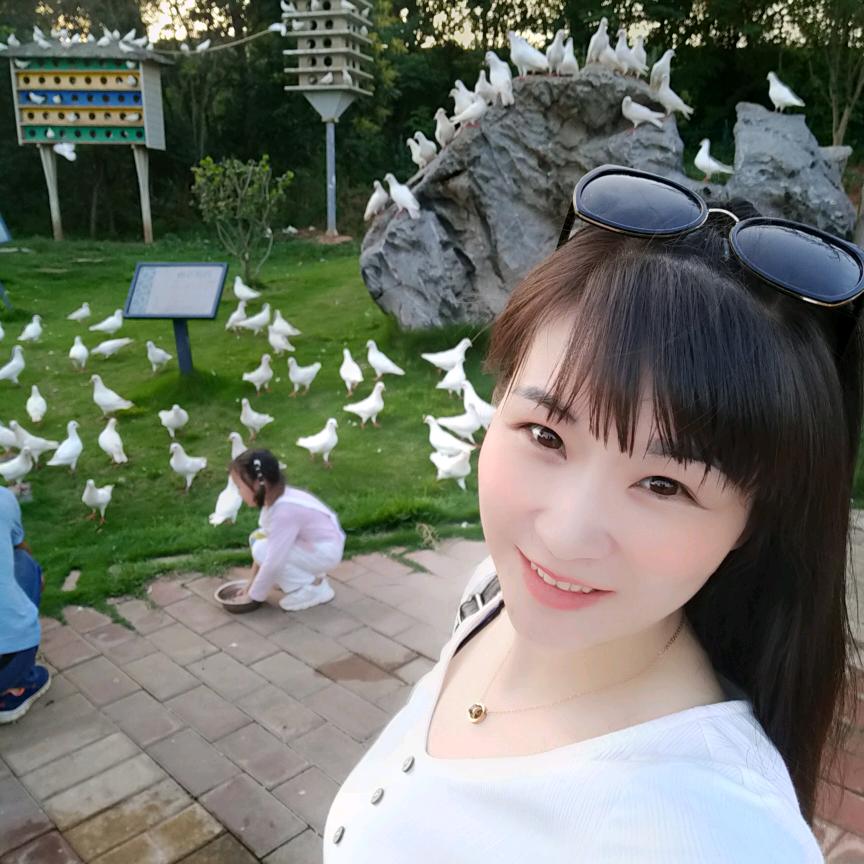 幸福背后的女人