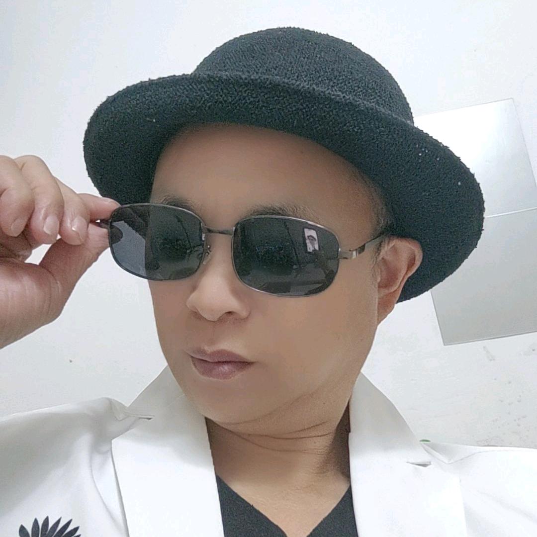 单身华哥〈拒绝连赞〉