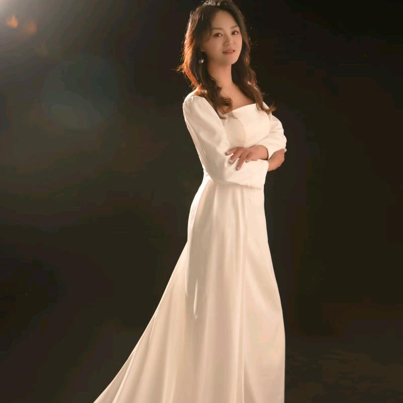 在卖粘豆包的小阿姨