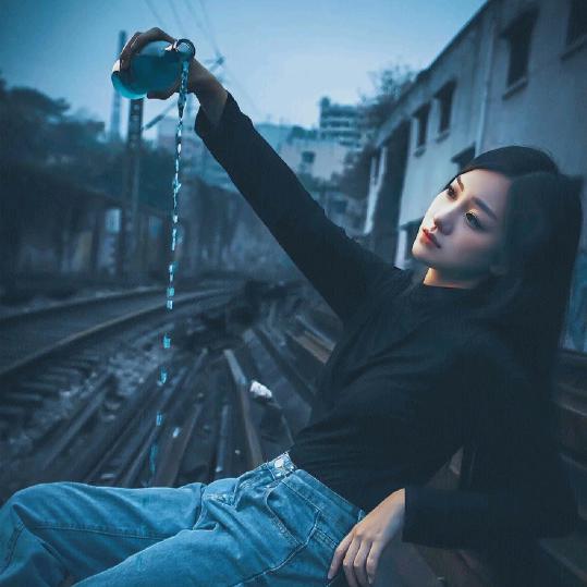笑着说再见