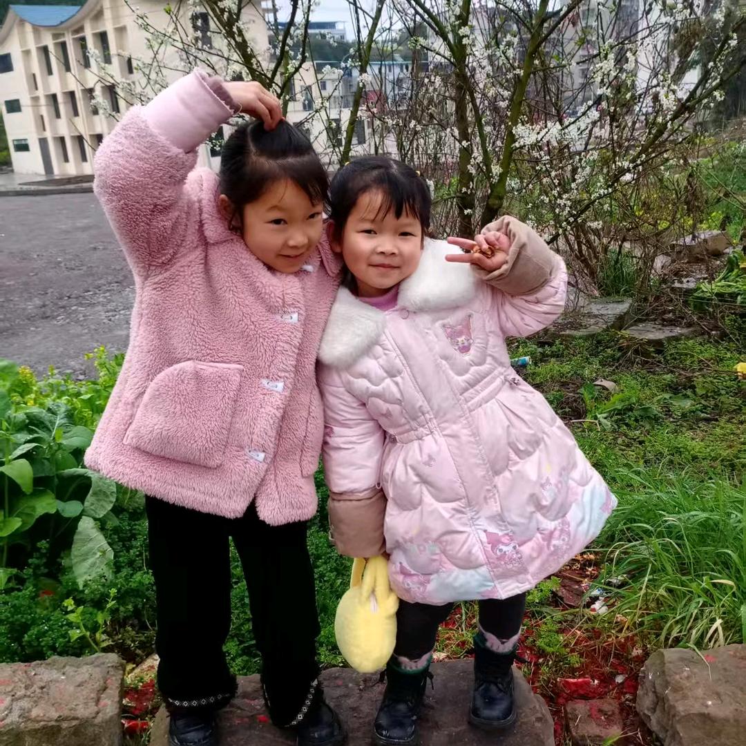 ༃%小༂%༂刀༂