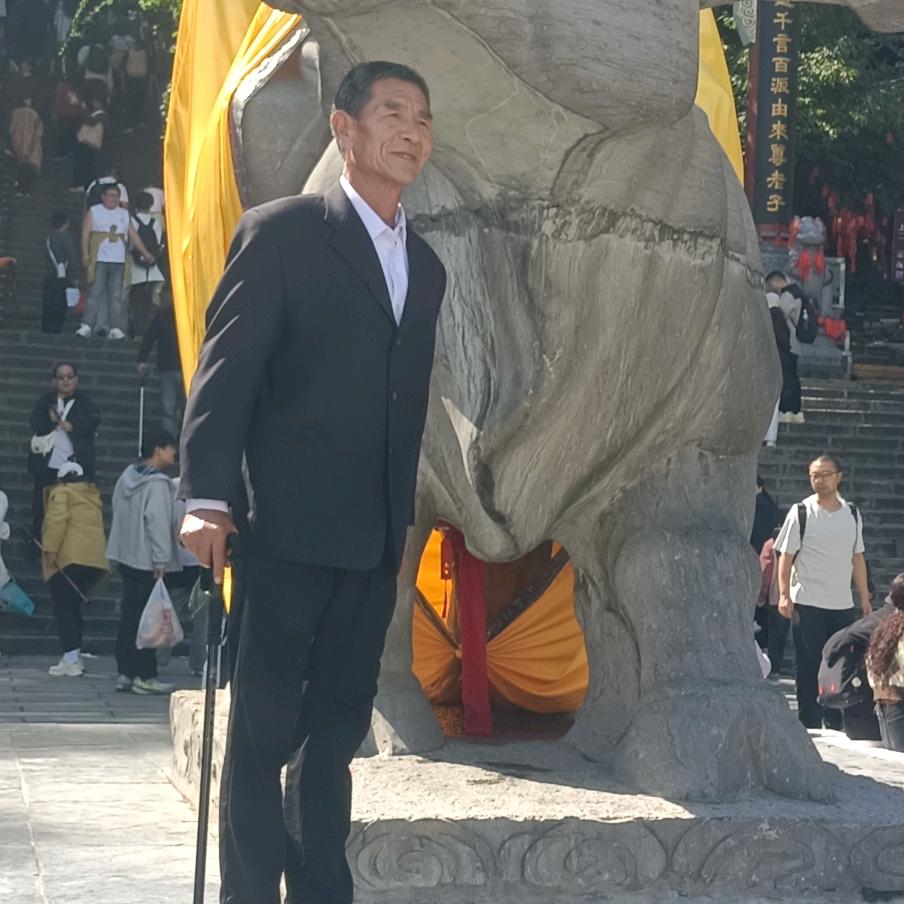 孟州建材商城长江烟摊