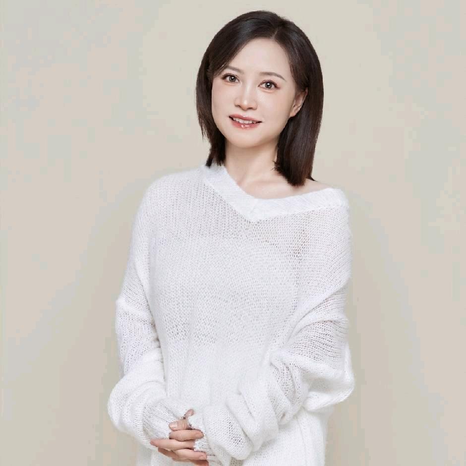 谭女仕