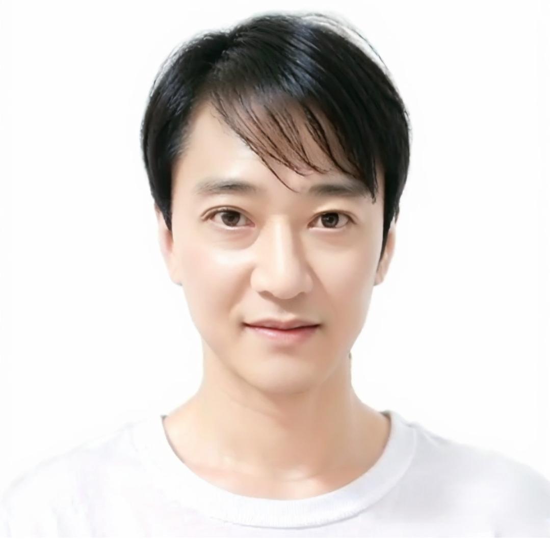 趁风扬帆，掌舵总归靠自己