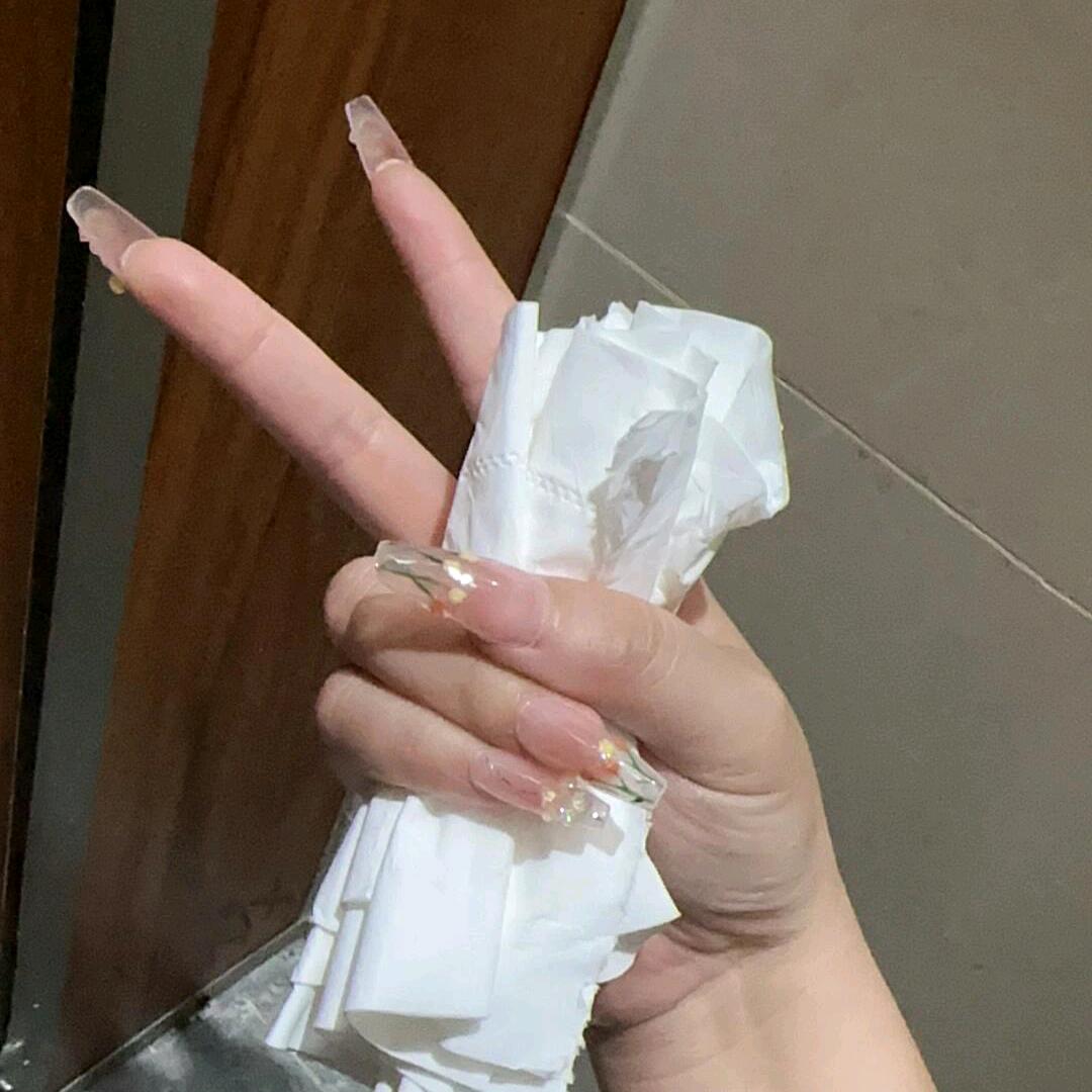 妍宝