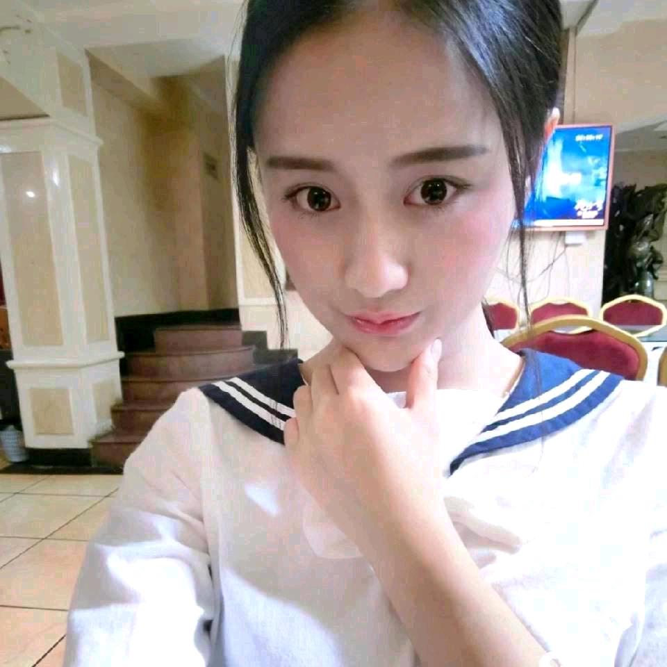 灰丫头♬︎*(๑ºั╰︎╯︎ºั๑)♡