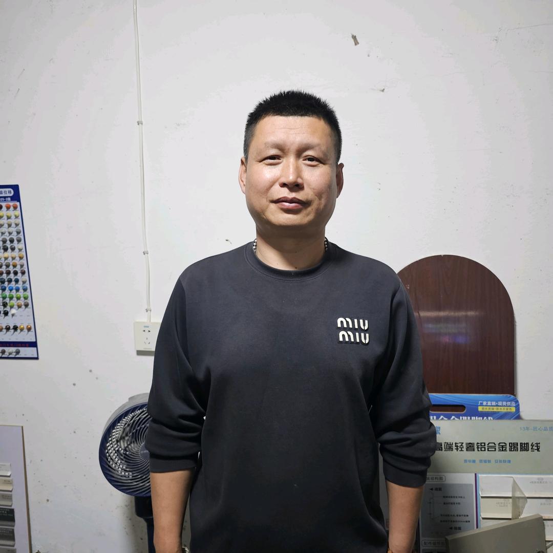 太原市尖草坪区陆格门业经销部