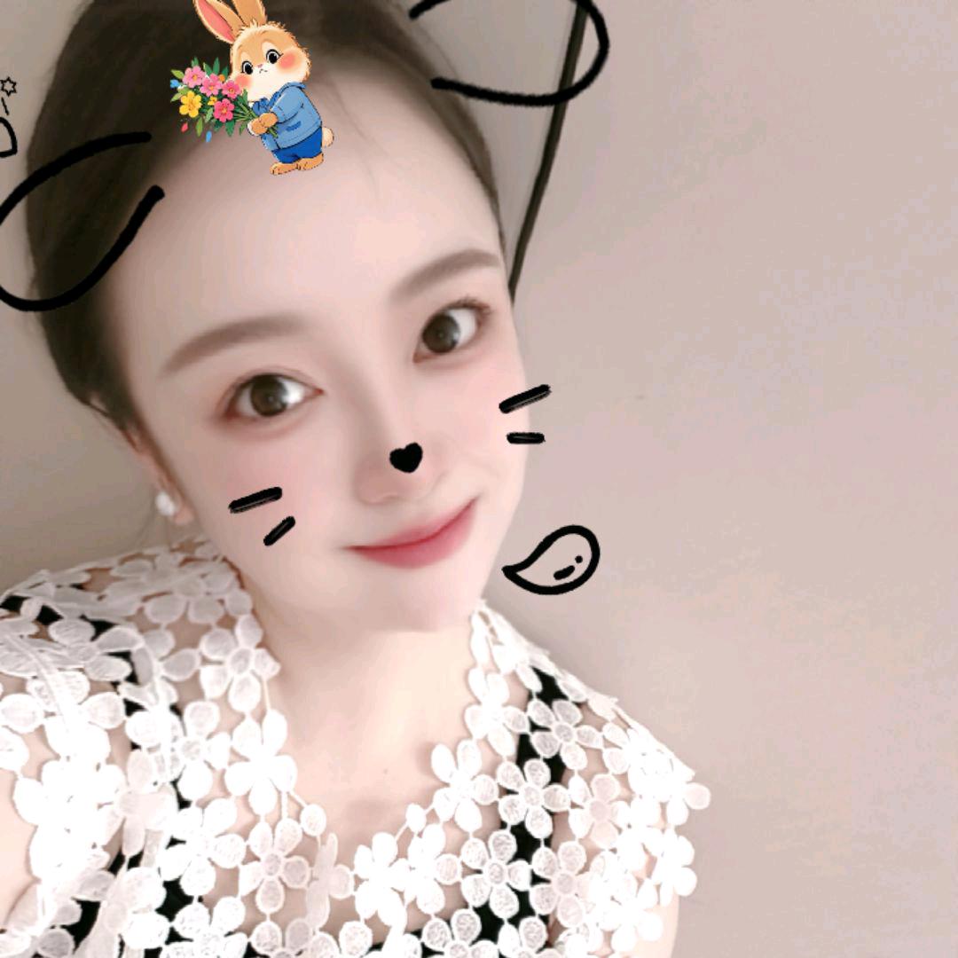 一只胖球球。