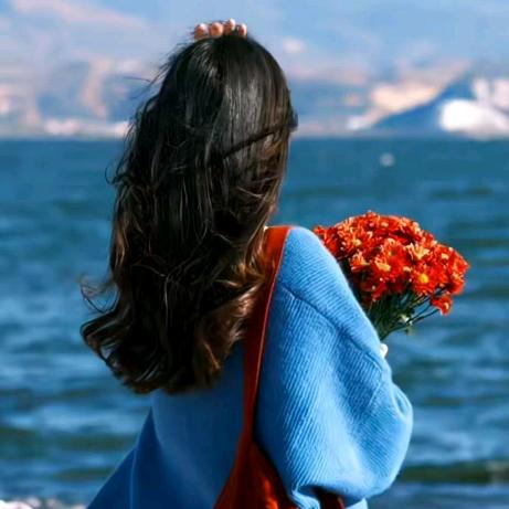 卖草莓的小女孩