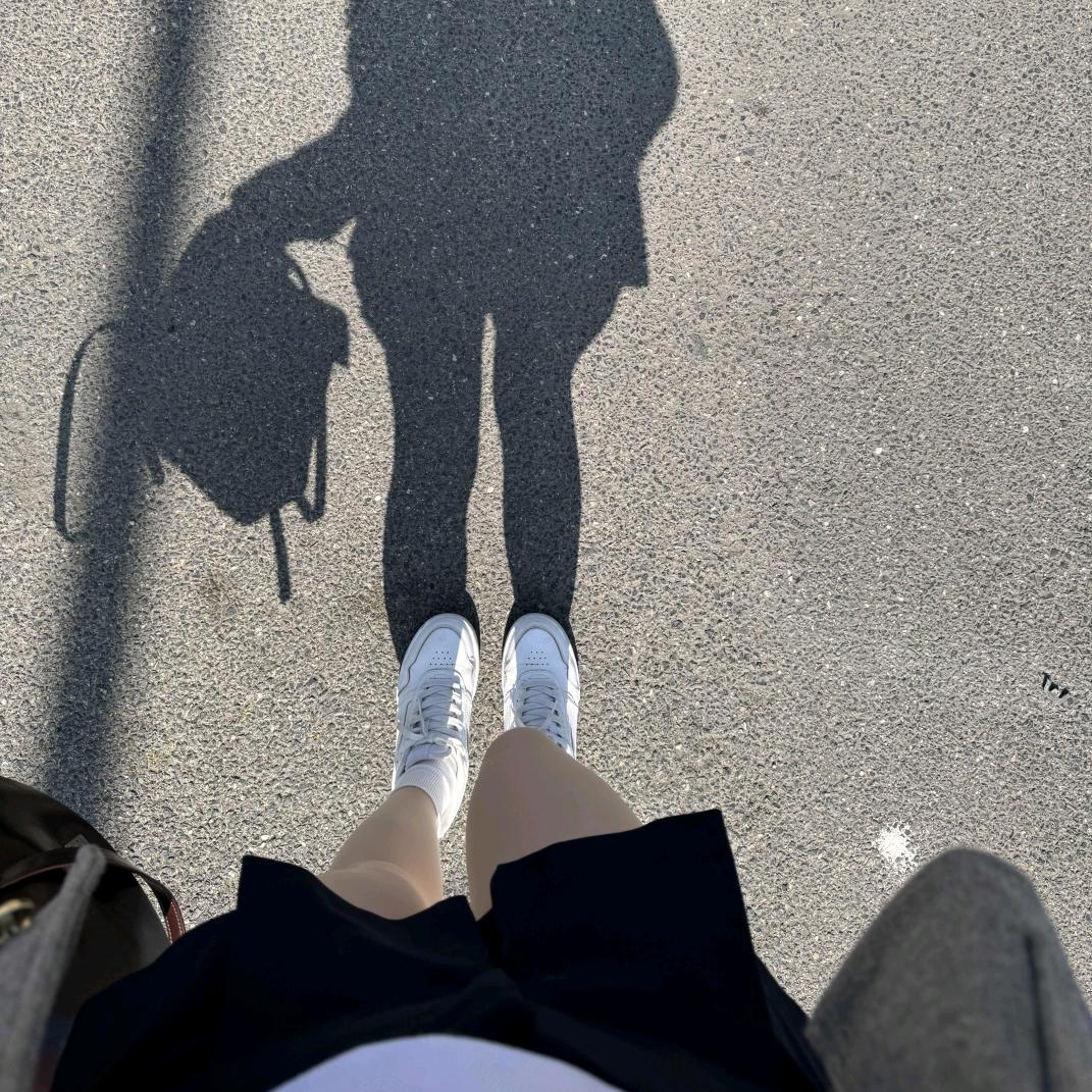 美女怎么会ᵉᵐᵒ