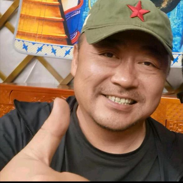 老马在草原（精选好物）