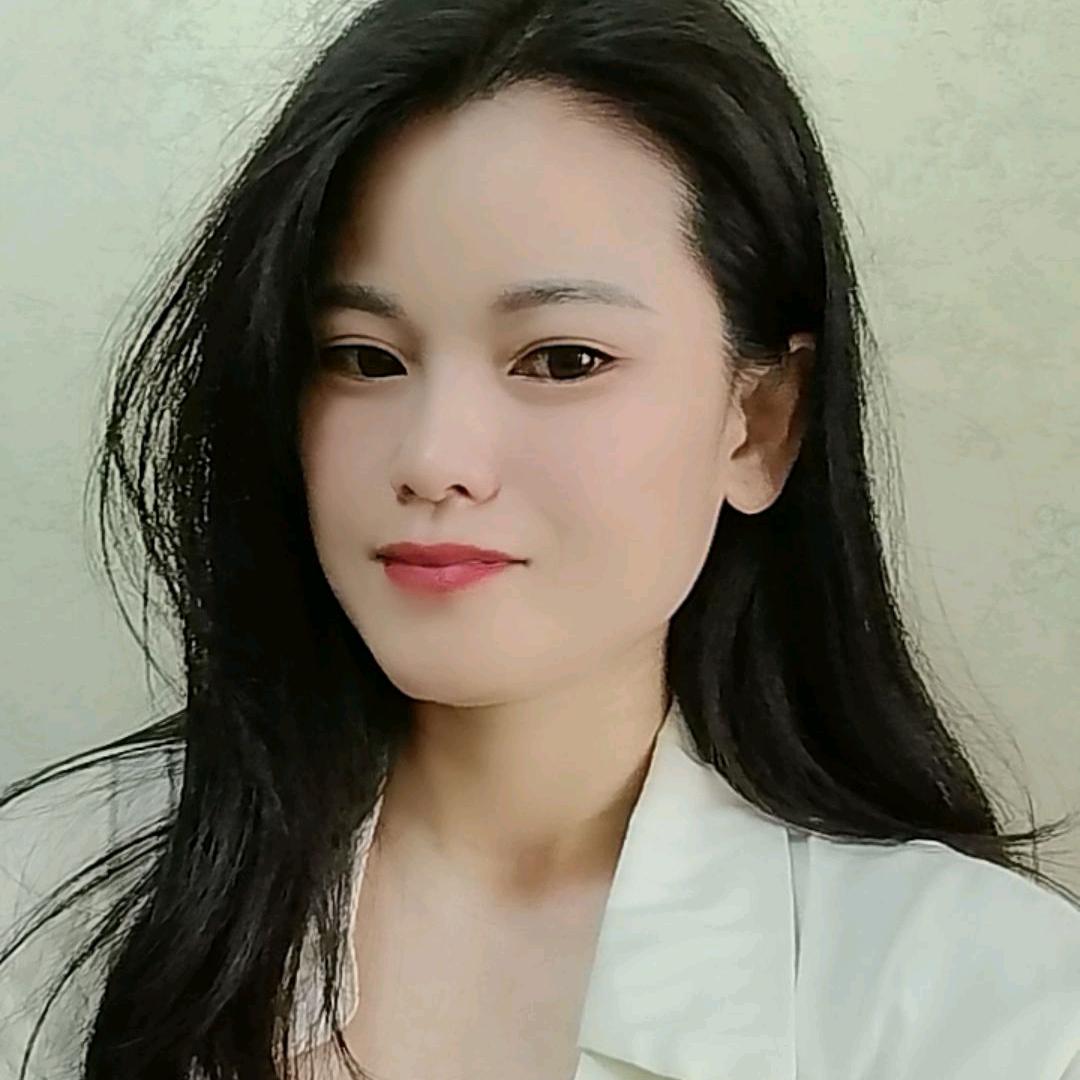 对方正在长头发