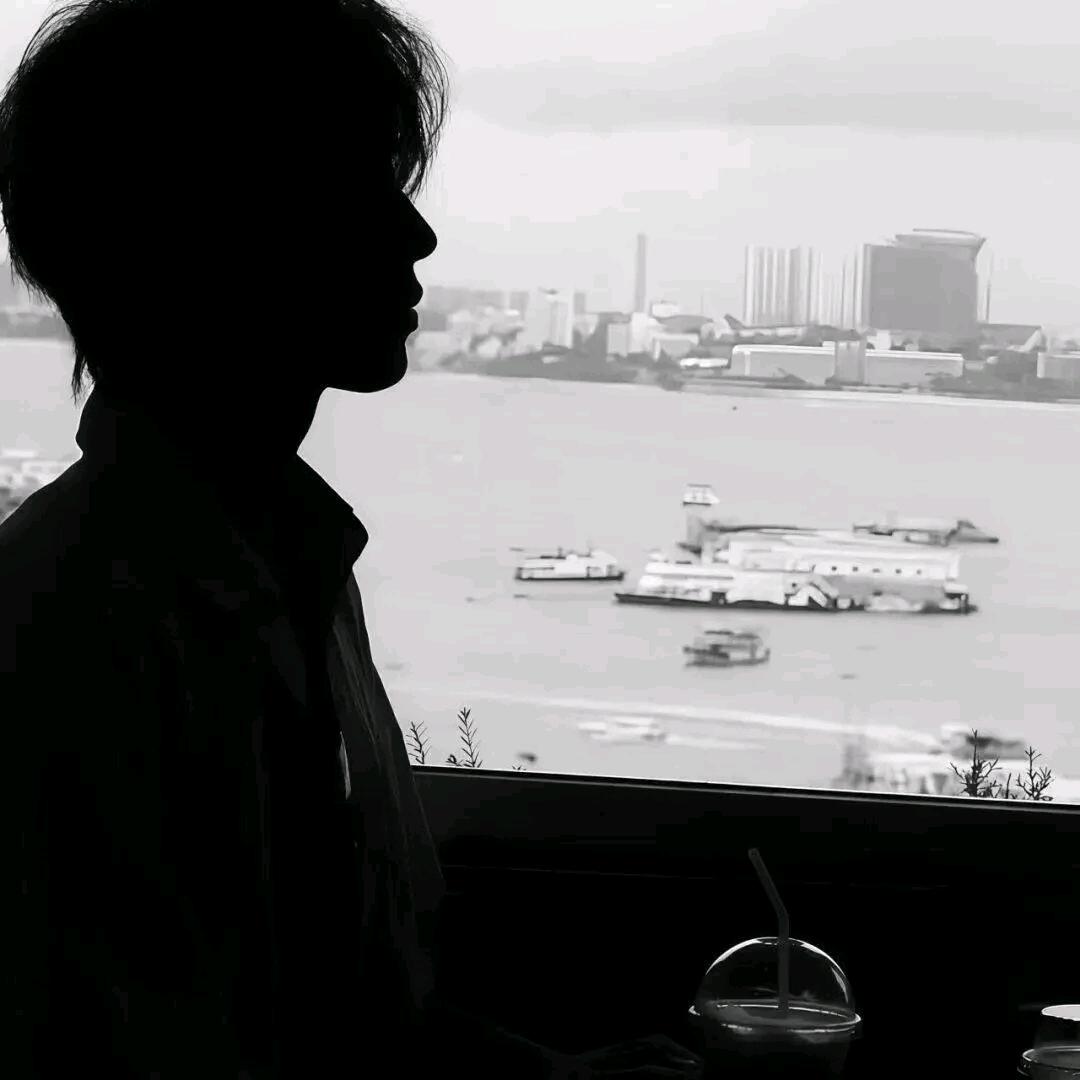 月色雾漫漫
