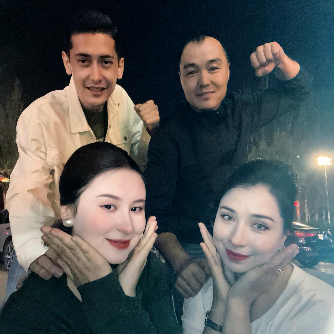 向钱看👾
