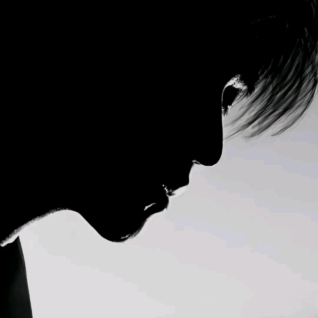 七七
