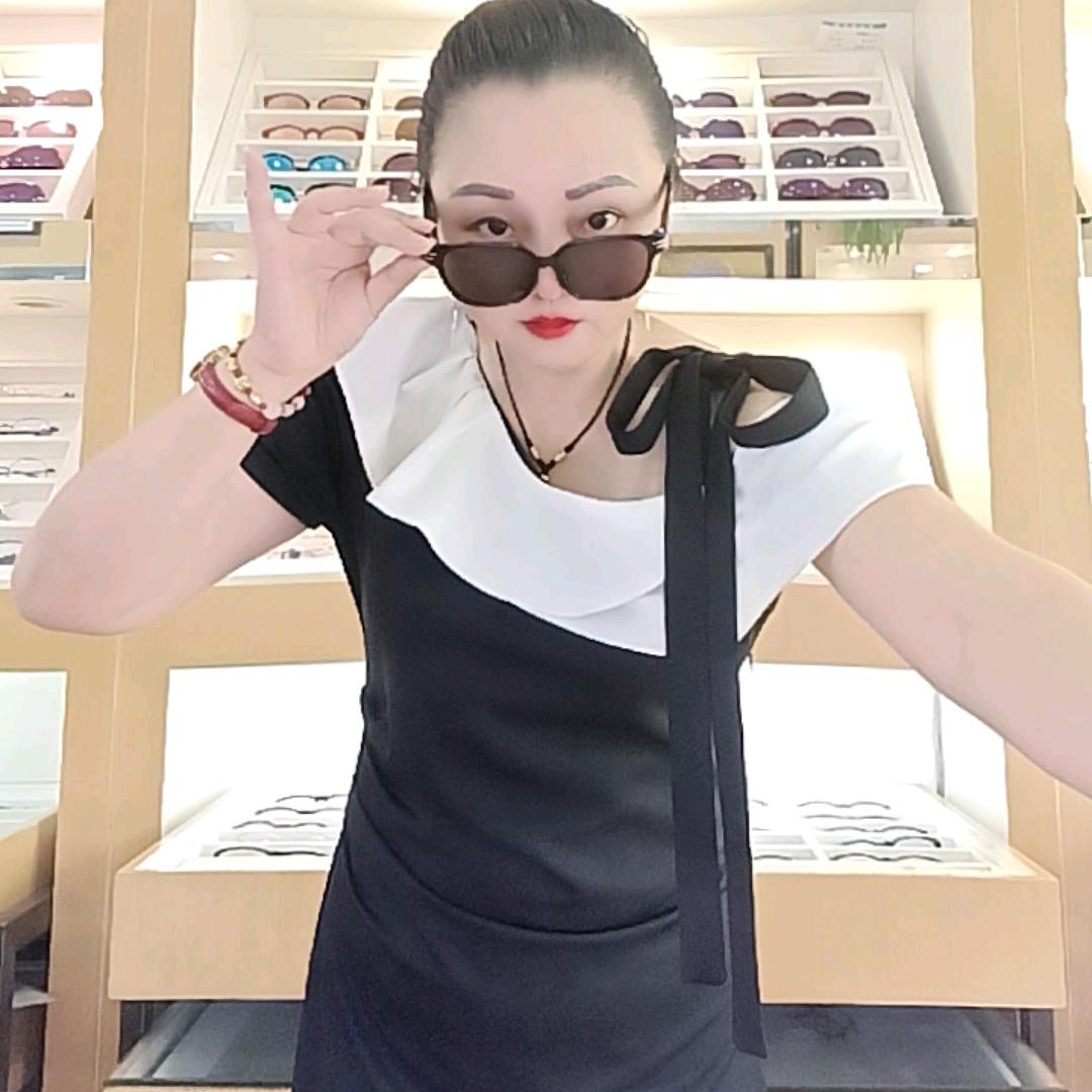 香香.