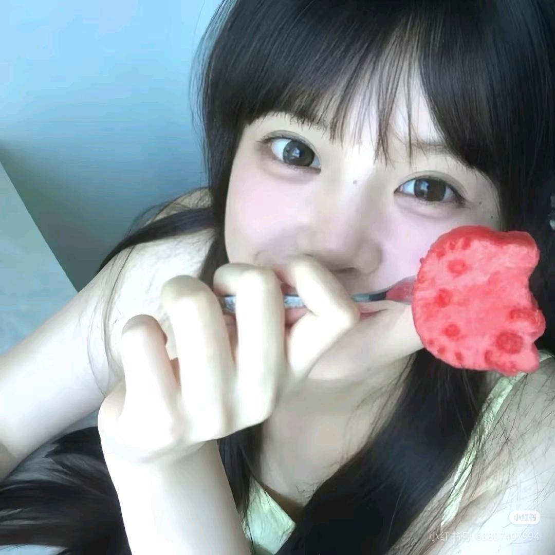 性感粉蟑螂