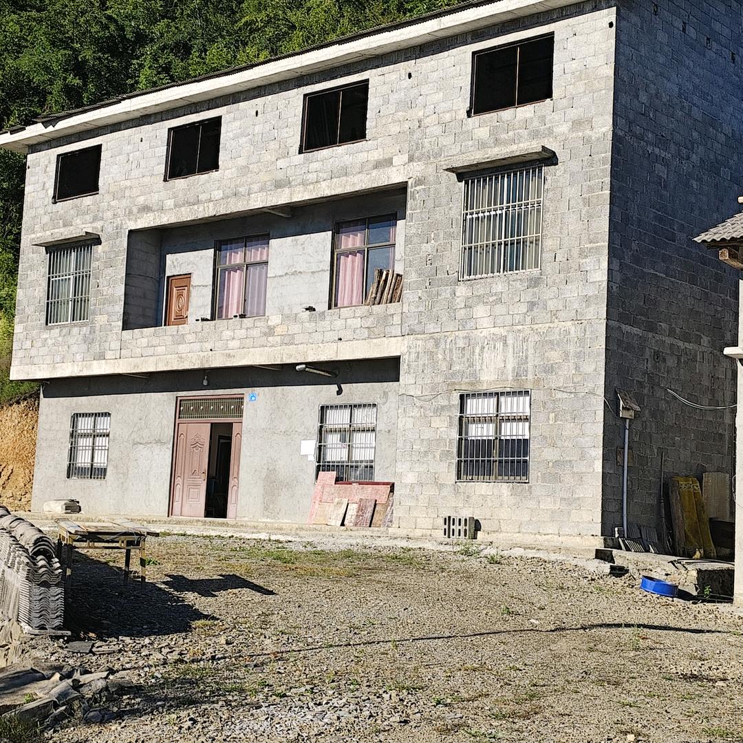 我爱！神农架好山好水哦！油漆装房维修师傅