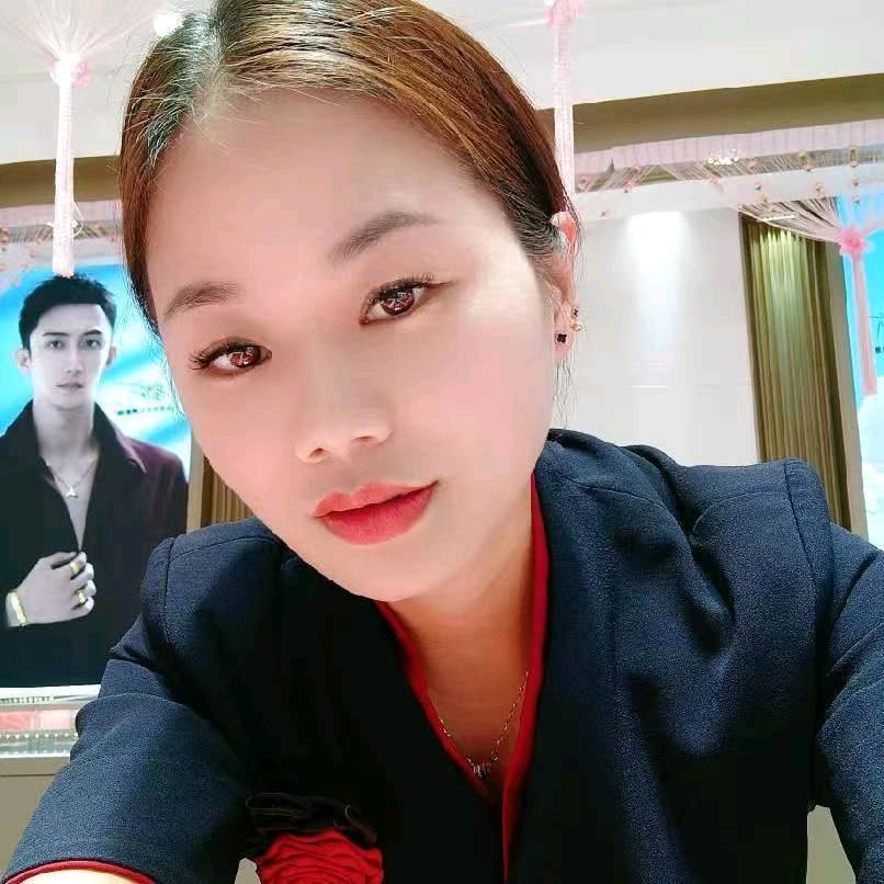 高级珠宝顾问阿英