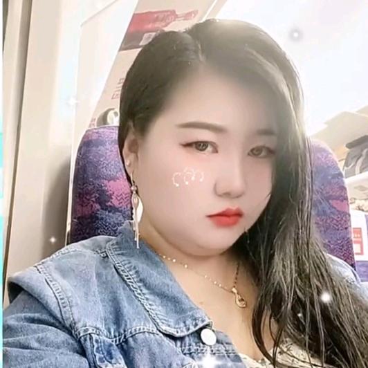 她是簿情女王👸🏻（创业中）