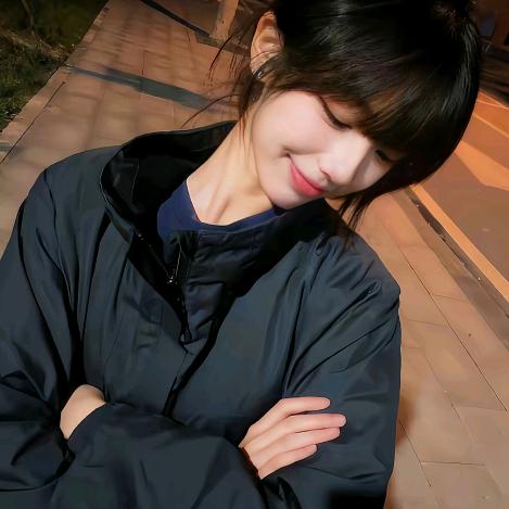 卖萌被打掉两颗牙