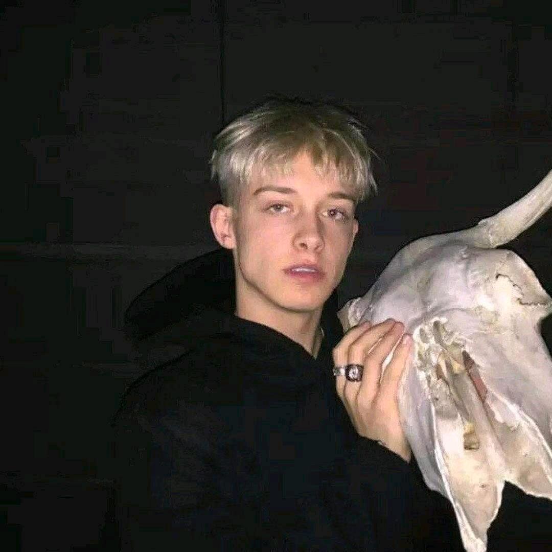 W | 钟楼店 | 阿政