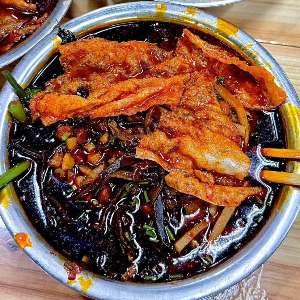 柳南食螺巷爆脆猪皮螺蛳粉