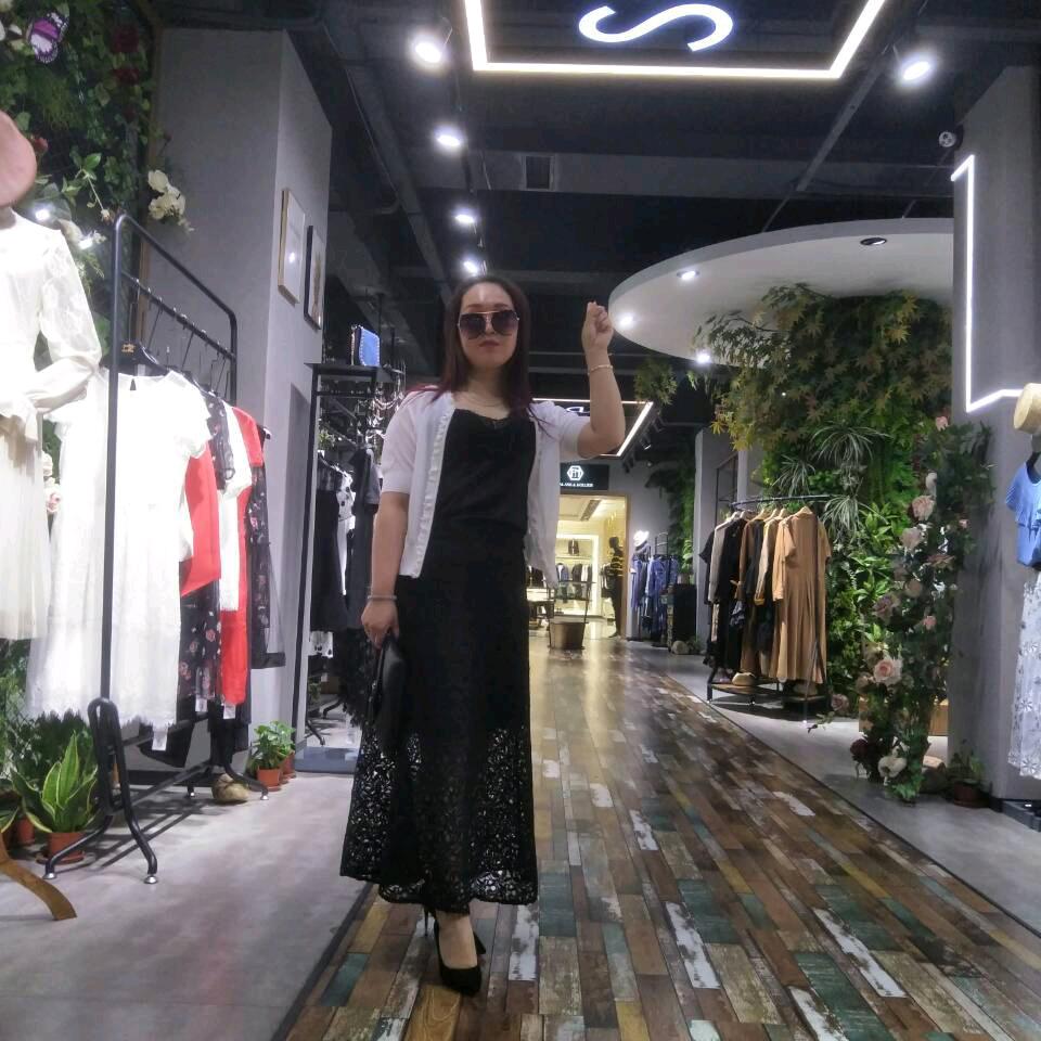 漂亮女人，英子