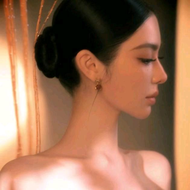 小雯.