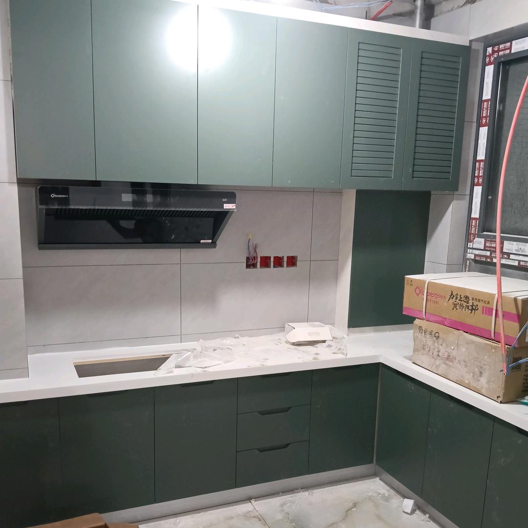 安装室内门橱柜门集成吊顶