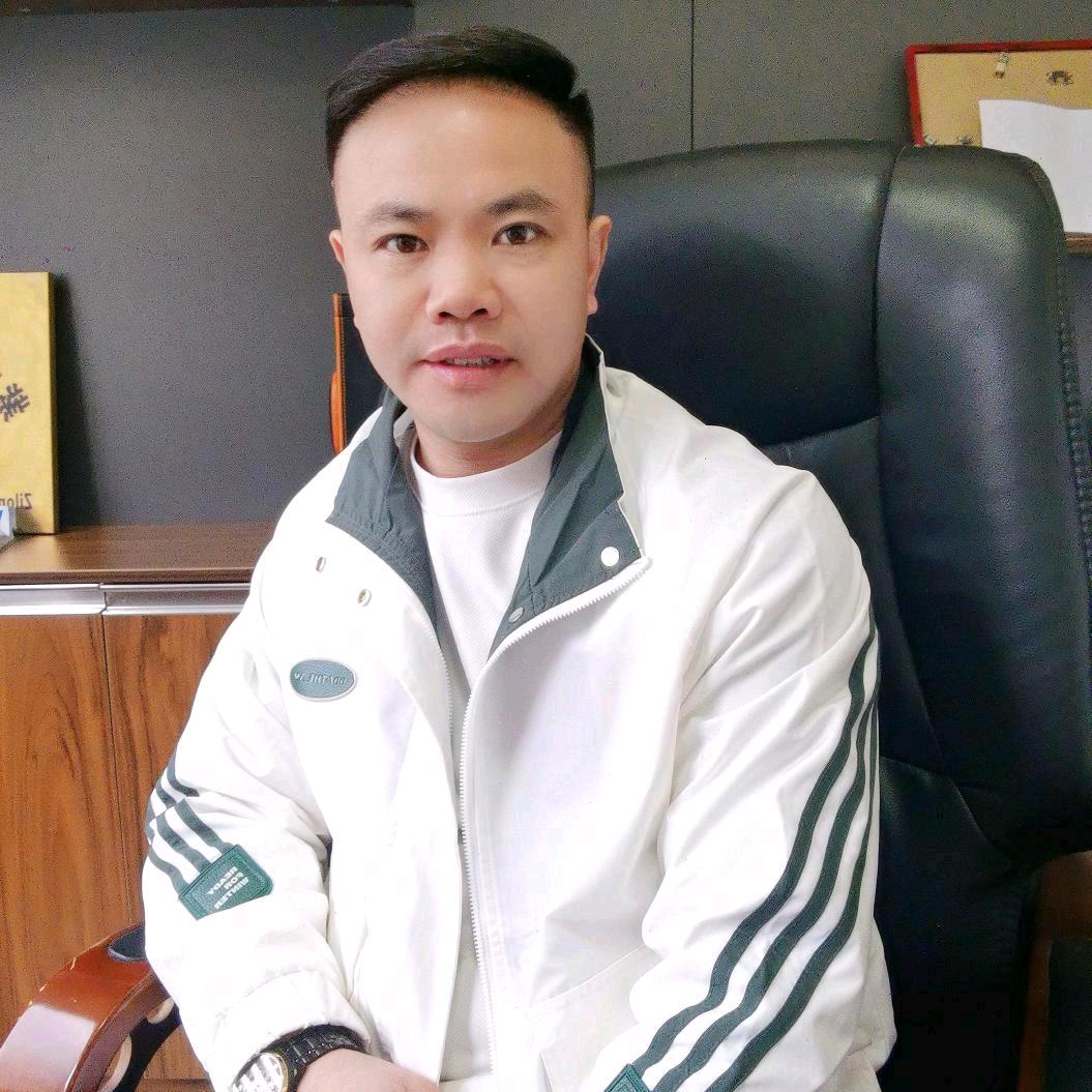 紫云满婷一半洗头一半洗脸