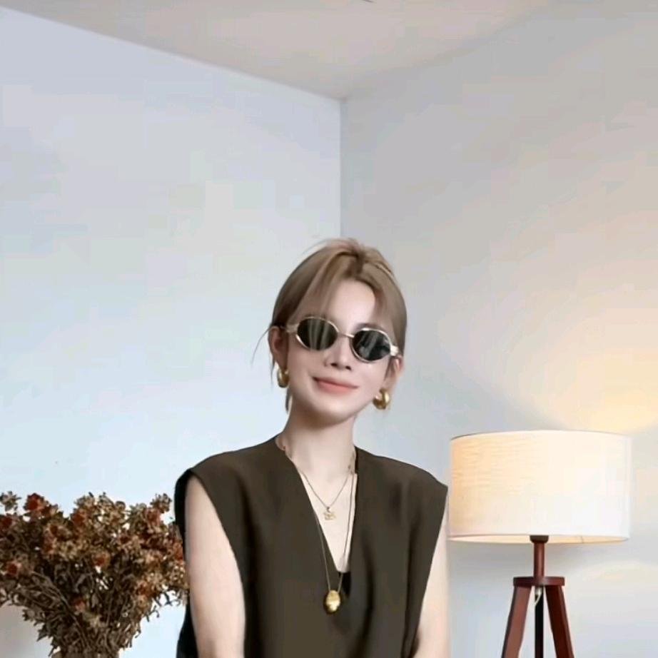 邱小小丽呀-美丽穿搭日记