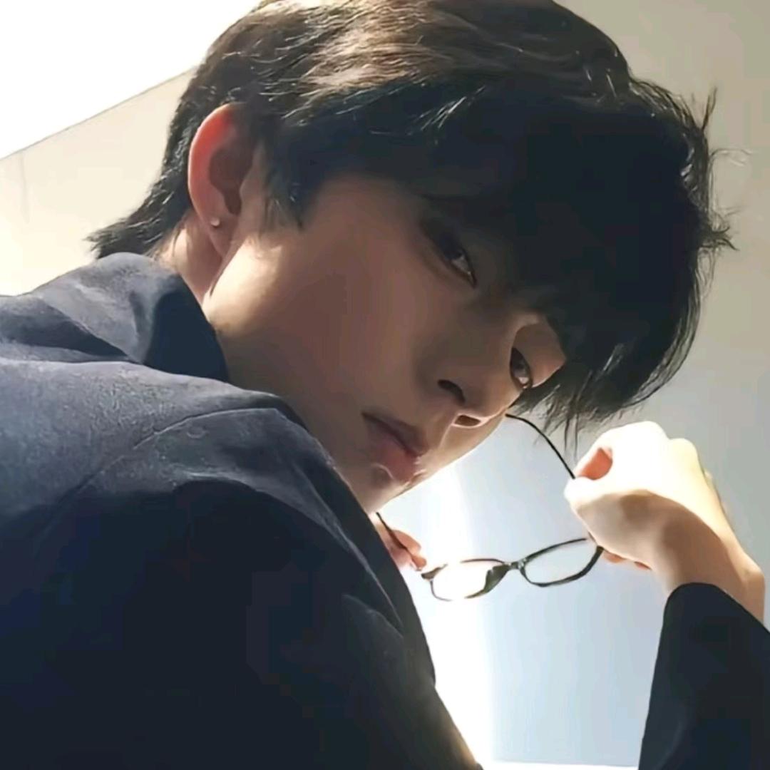 古月