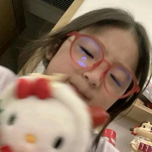 明明如今头像