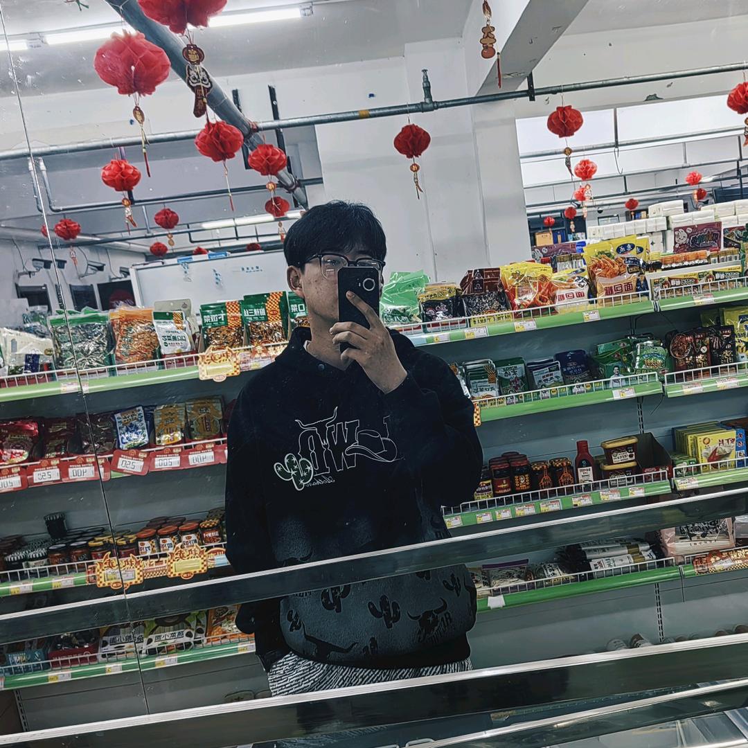 李某某