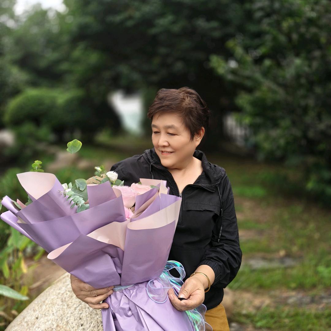 静等花开💐