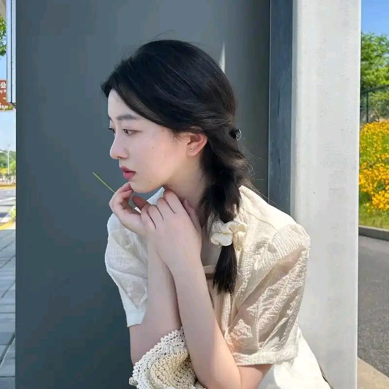 英子