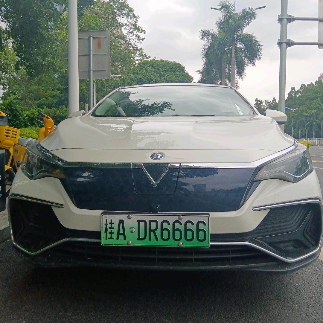 豹子车牌6666在南宁跑滴滴