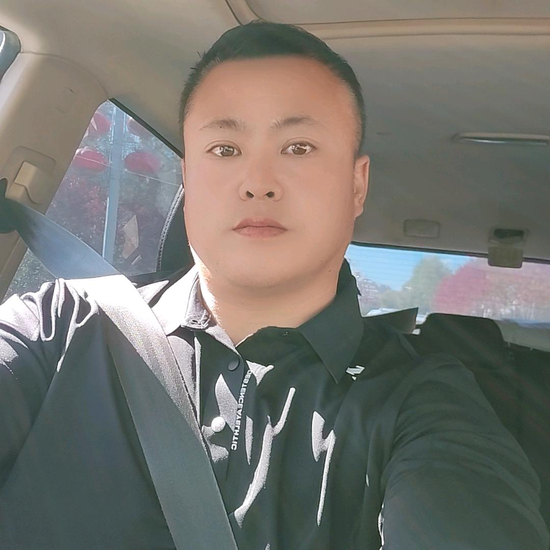 亮哥，螺蛳粉。光华学院。夜市。