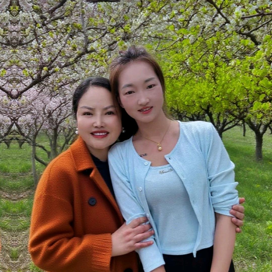张黎爱徒溪畔花