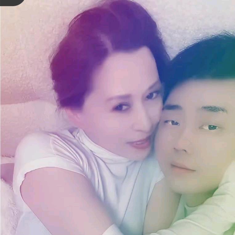 大老婆75小老公95🌹