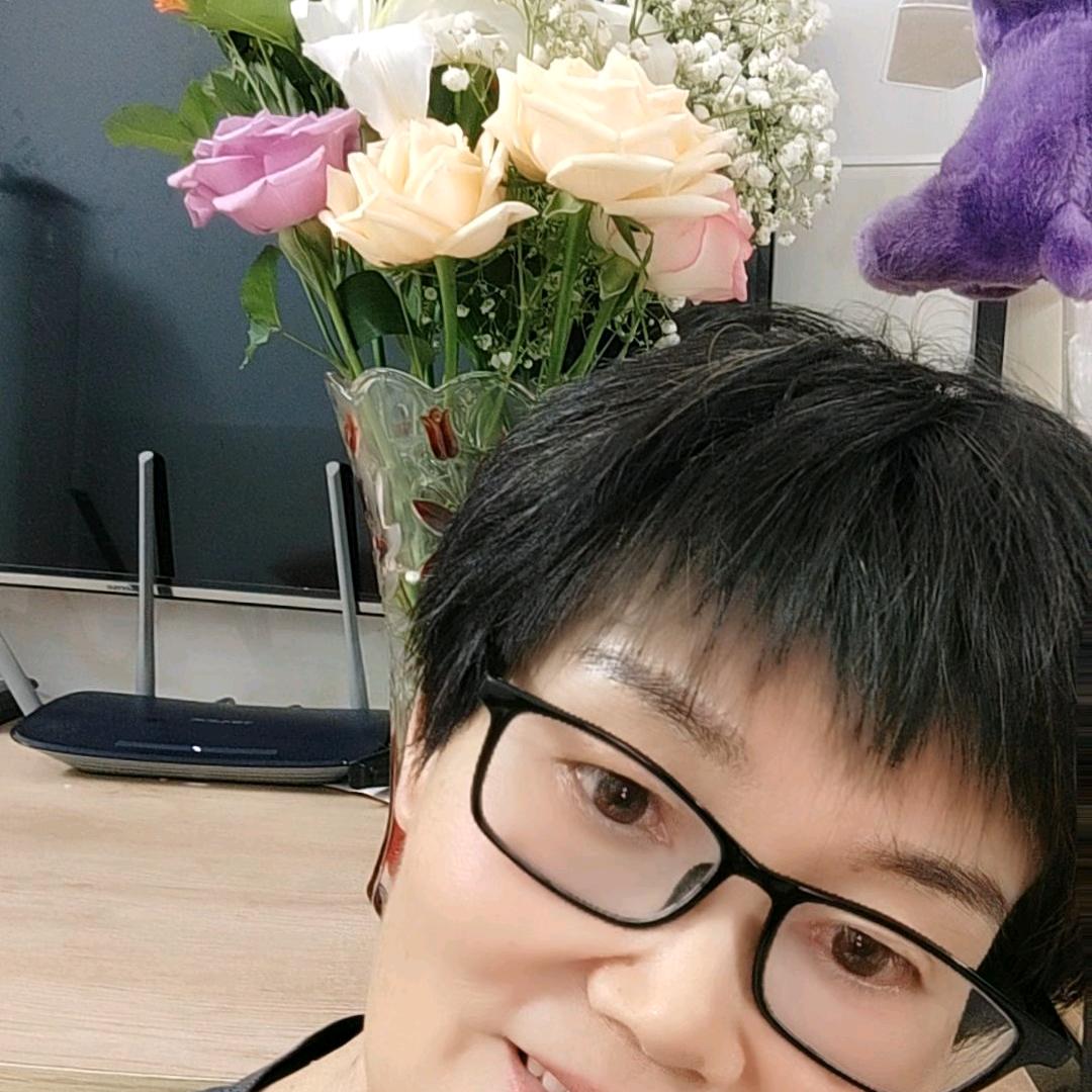 郭万翠，