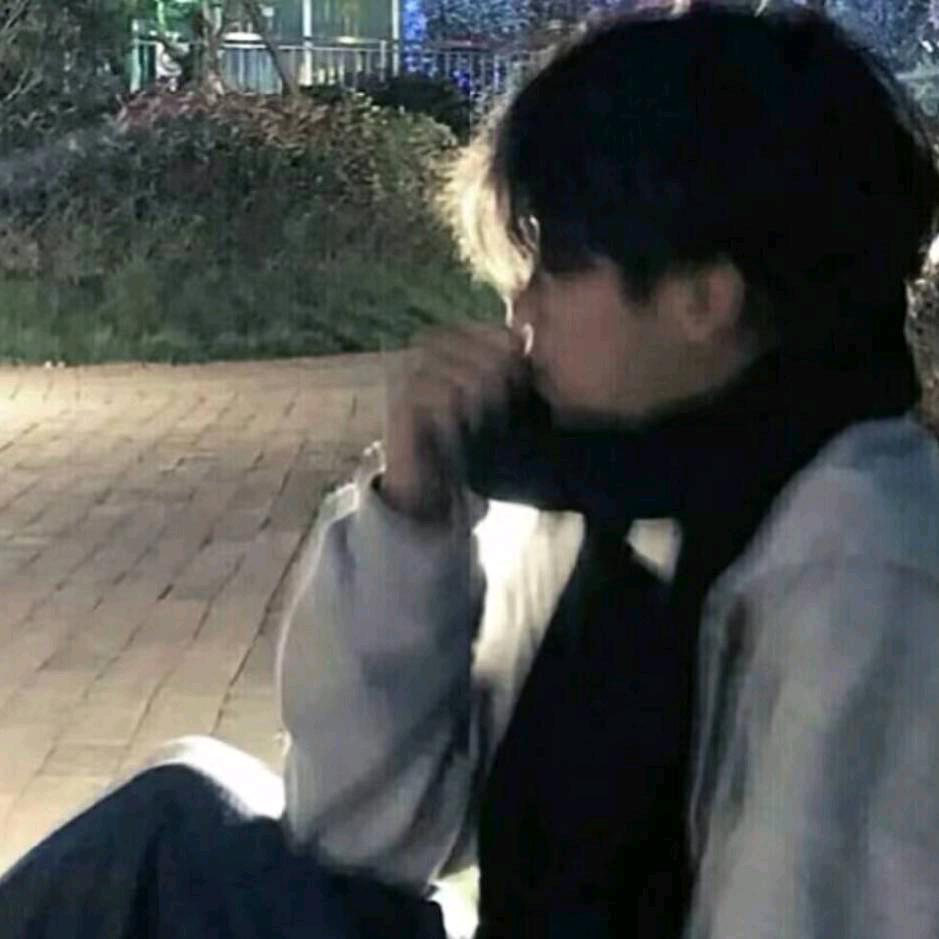 灿．