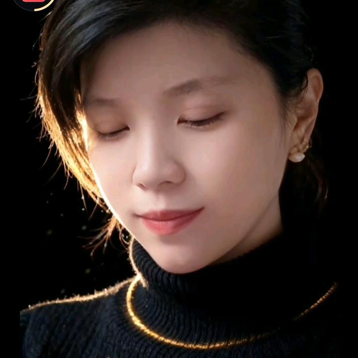 微笑背后的忧伤