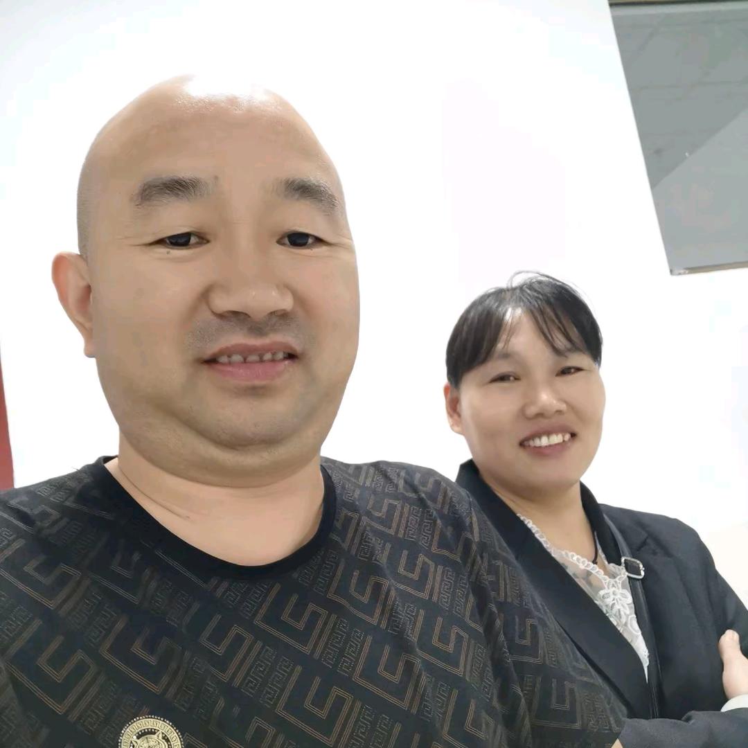 三辈军人幸福大家庭