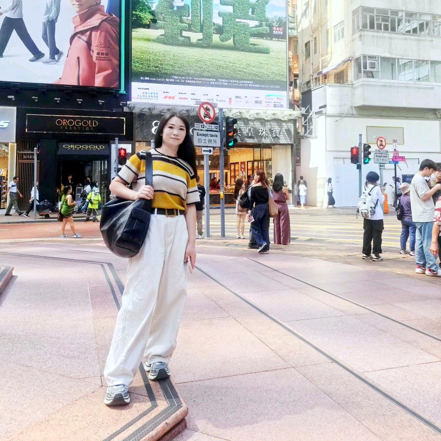 笑容可以瞒过别人