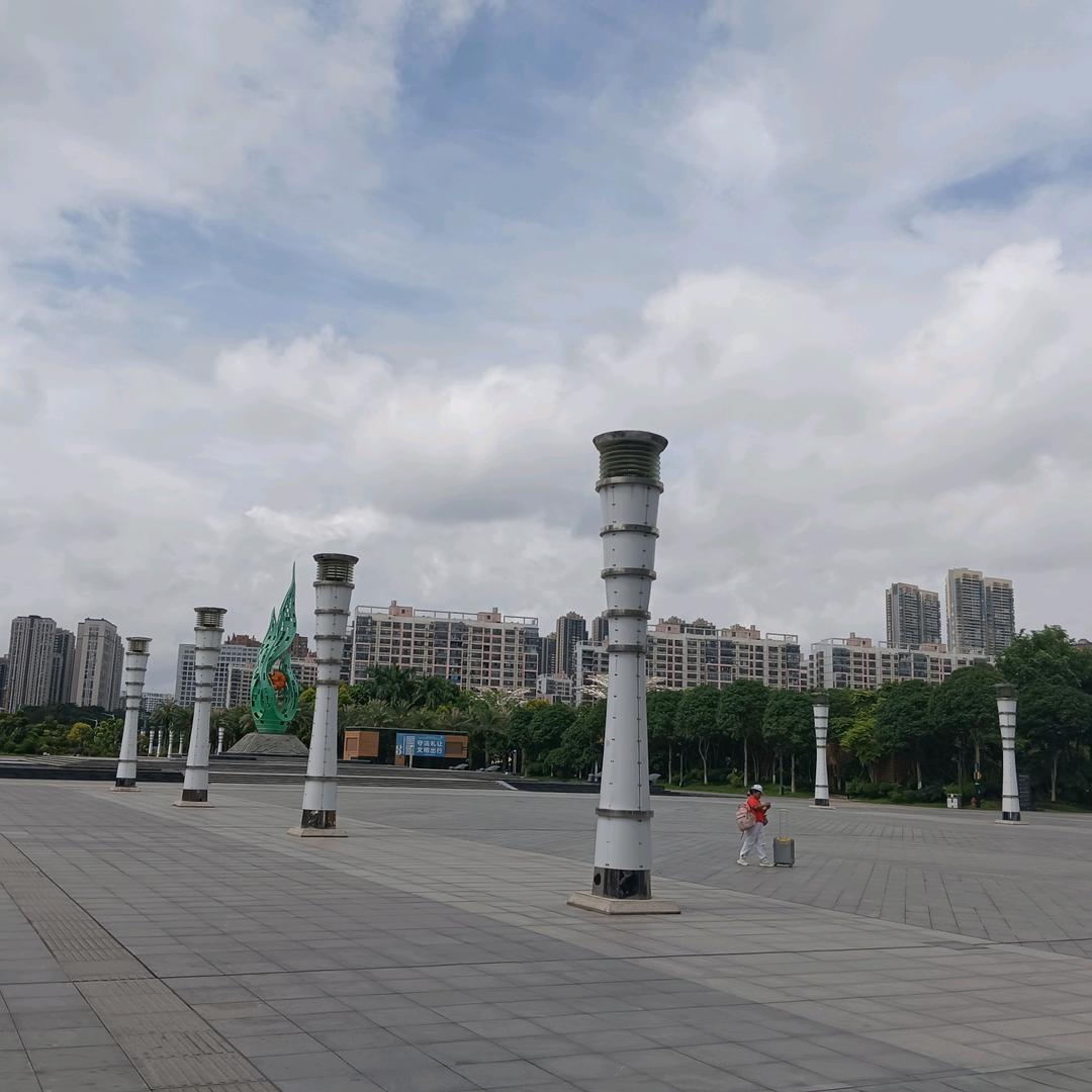 不起眼的毛毛虫
