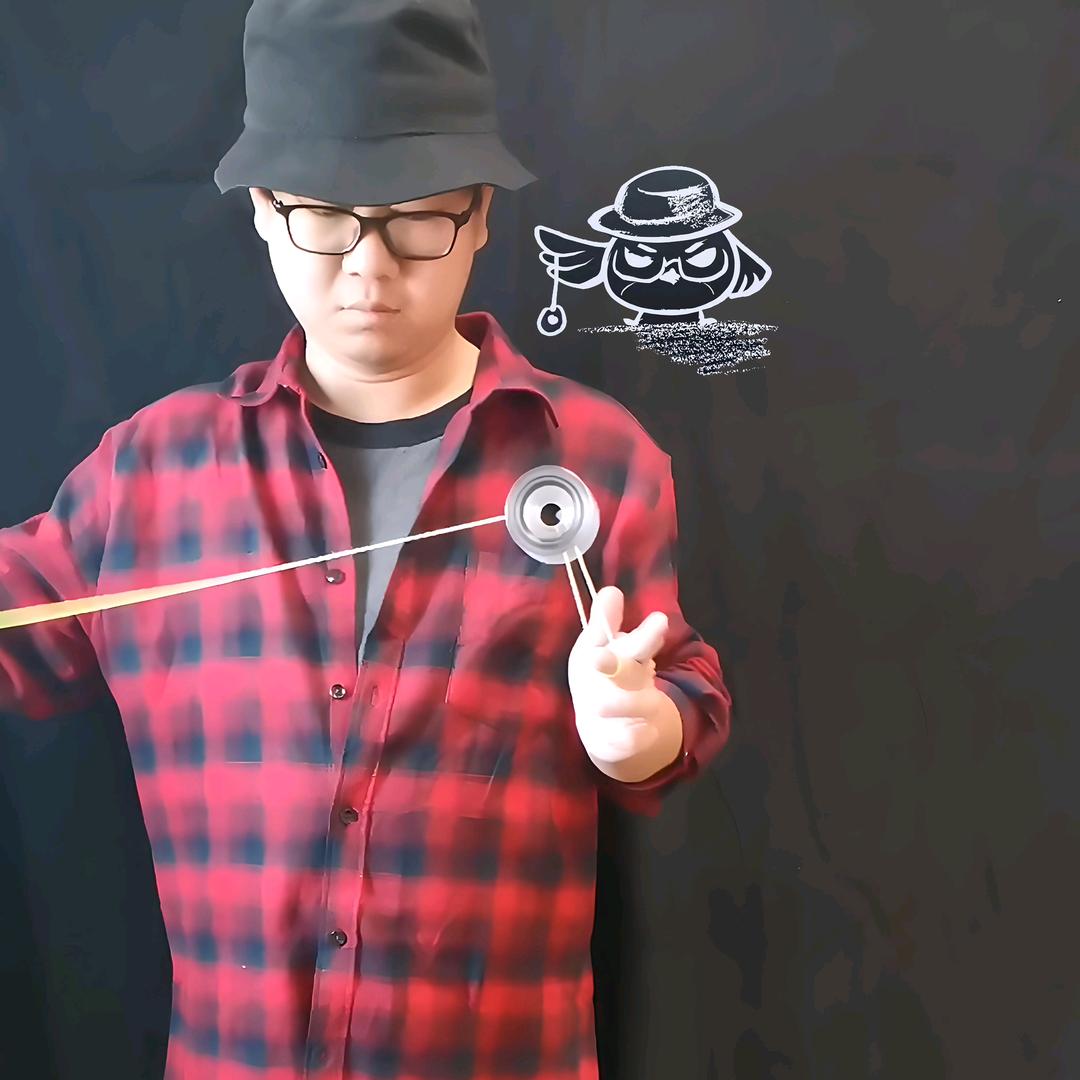 仿声鸟在钻研头像